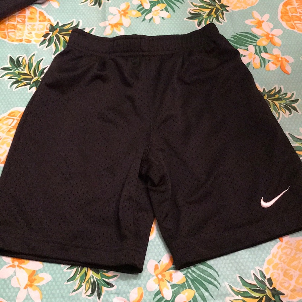 Nike size 6 boys shorts
